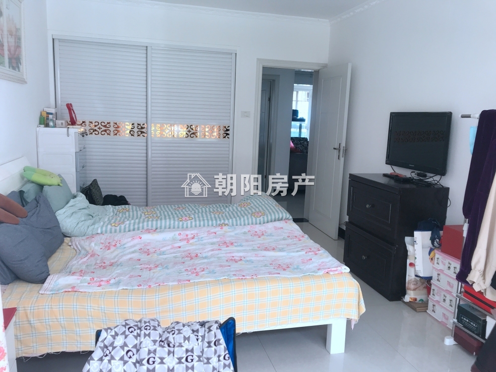馨雅苑 89平 精装两室 满两年 交通便利 采光好