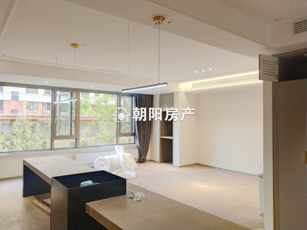 御香山 135平 四室两厅两卫 豪装 交通便利 采光好