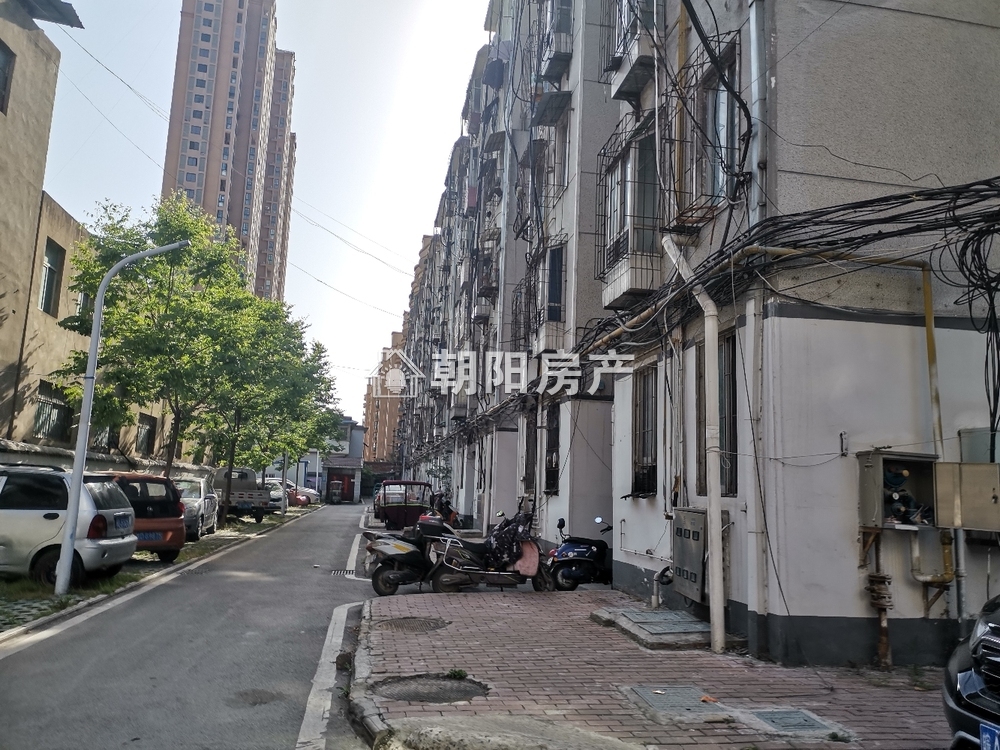 二汽新村 73平 南向两居 满两年 免税 交通便利