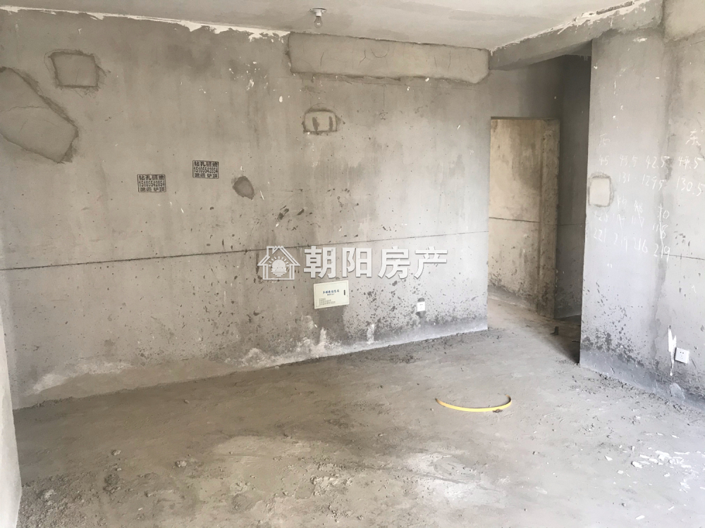 幸福家园 108平 南向三室 满两年 2124元/平