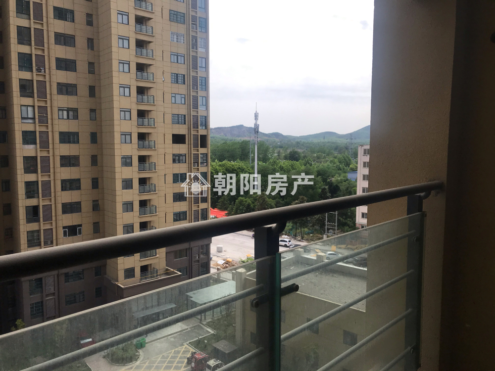 幸福家园 108平 南向三室 满两年 2124元/平