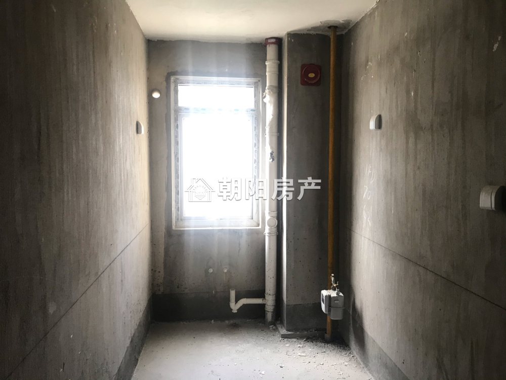 幸福家园 108平 南向三室 满两年 2124元/平