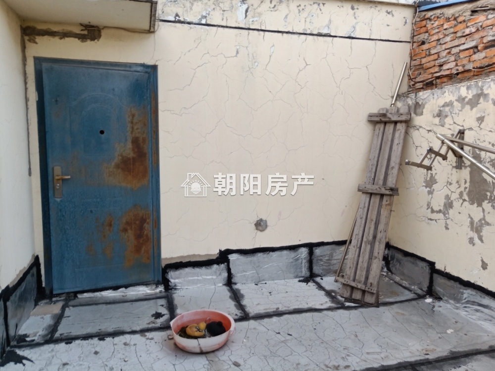 龙兴园 126平 南向三居 采光好 1266元/平 交通便利
