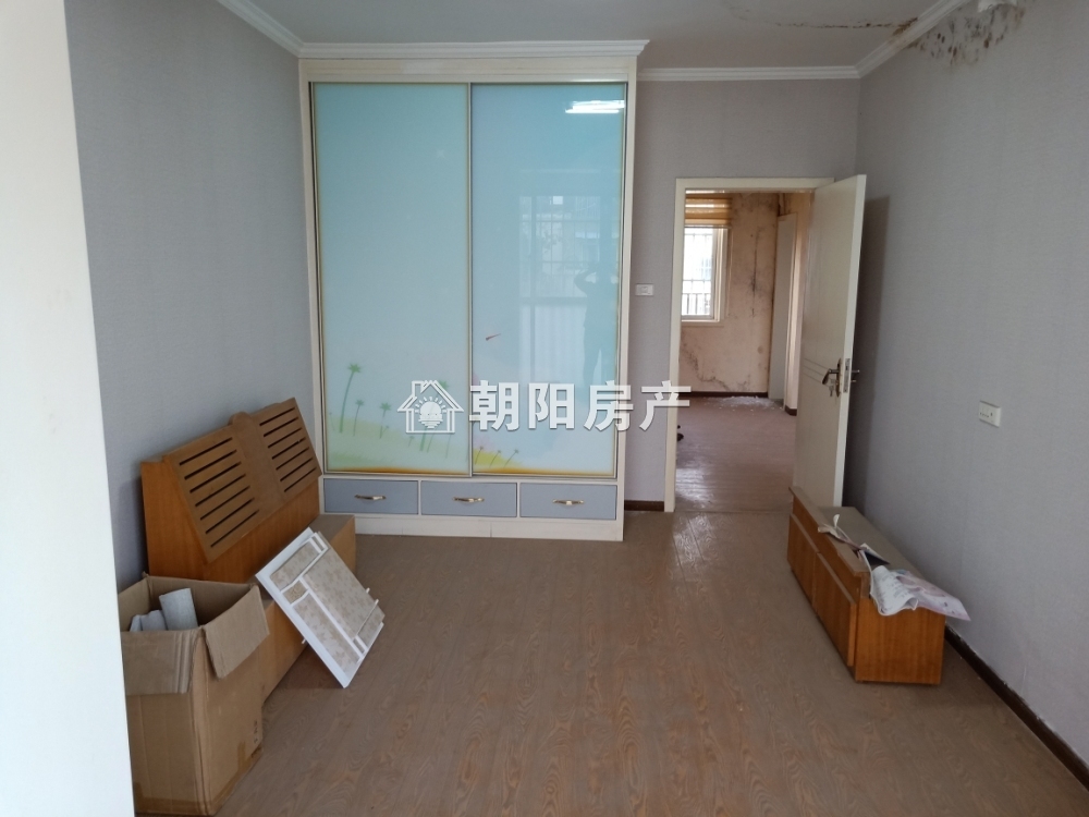 龙兴园 126平 南向三居 采光好 1266元/平 交通便利