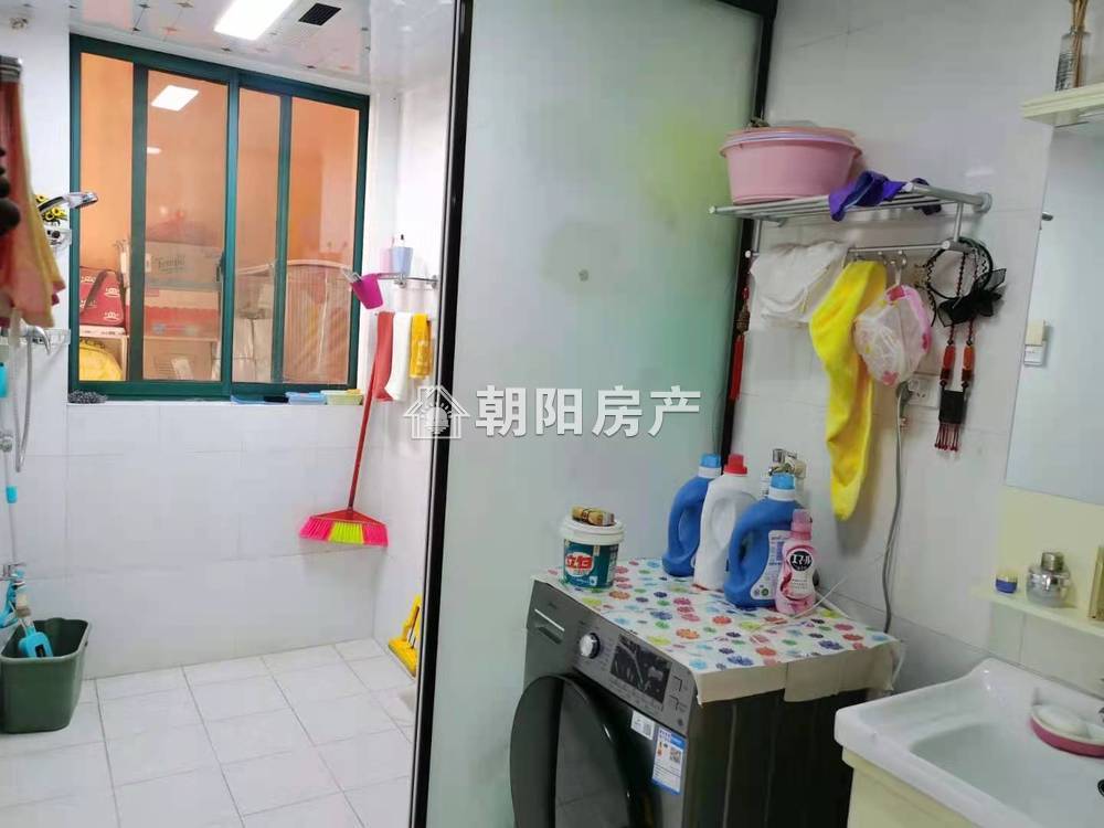 阳光365 101平 南向两室精装 满两年 交通便利