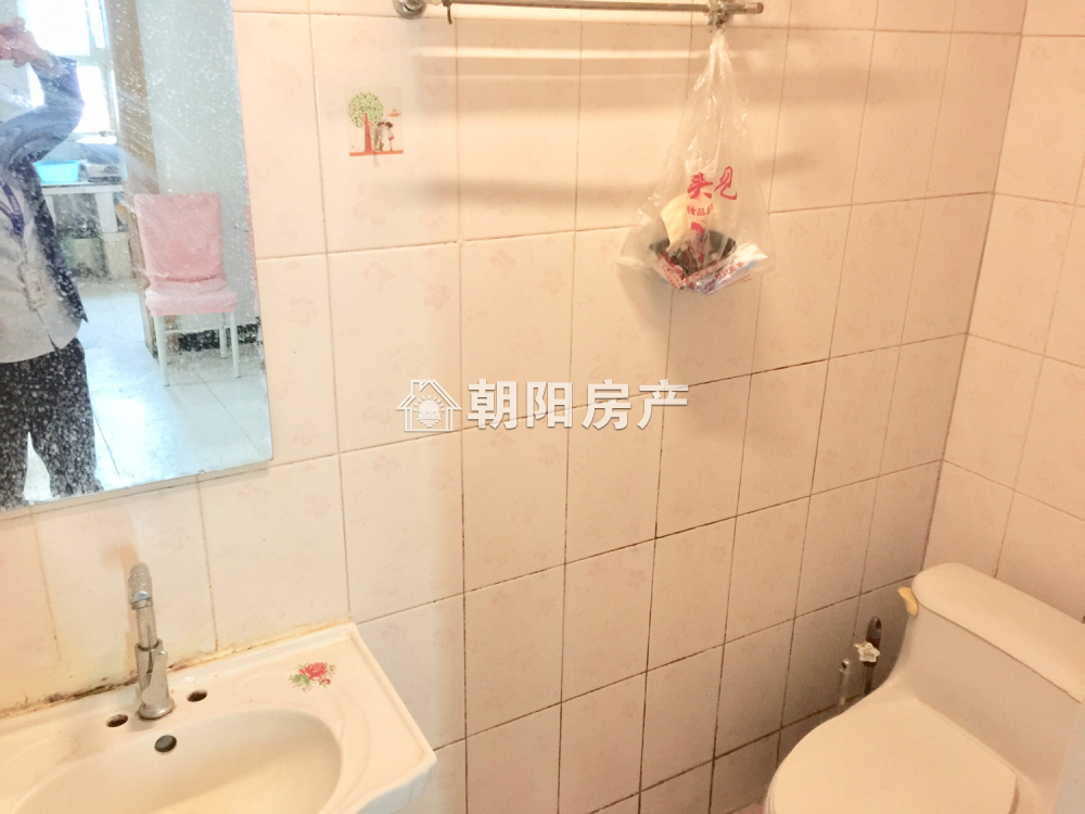 桂苑东区 51平 东向两室 满两年 学区房配套齐