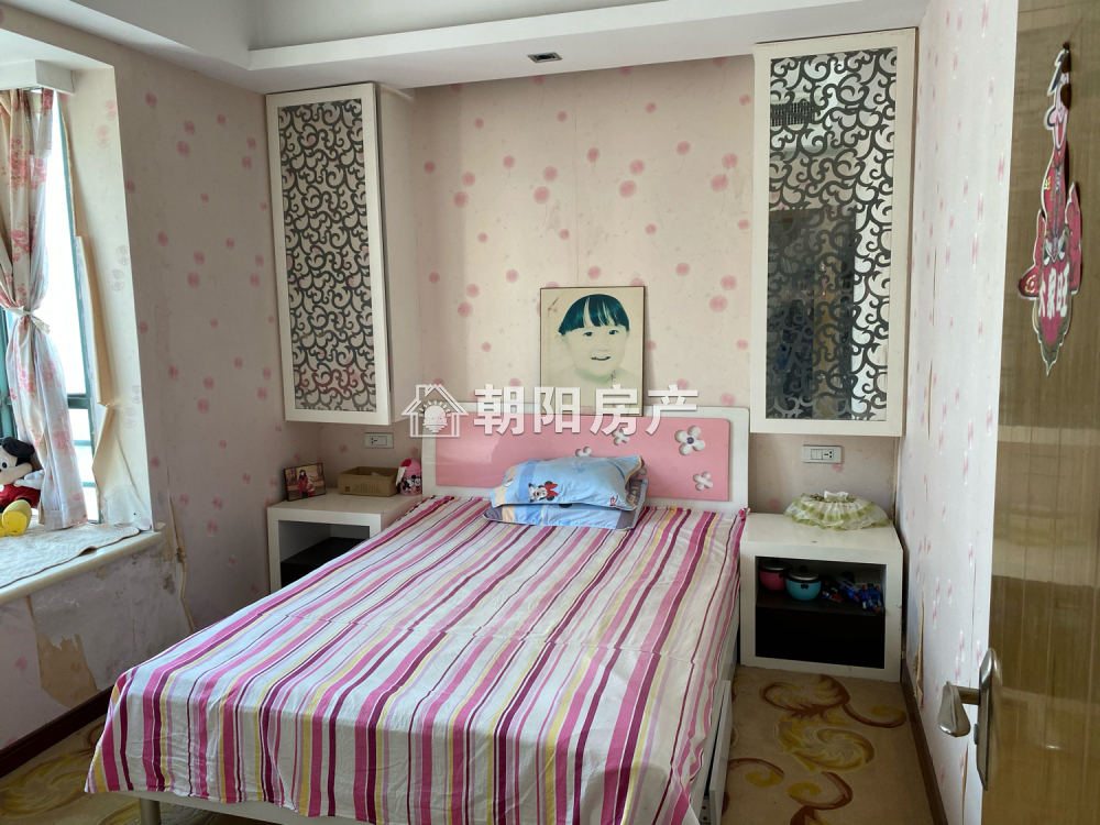 颐园豪景福苑 178平 南向三室二厅 精装免税随时看房