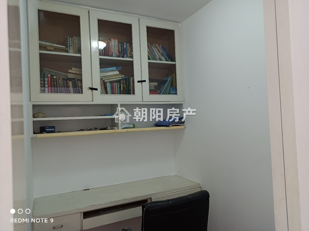 东苑小区东区 128平 精装三室朝南 满两年 学区配套全