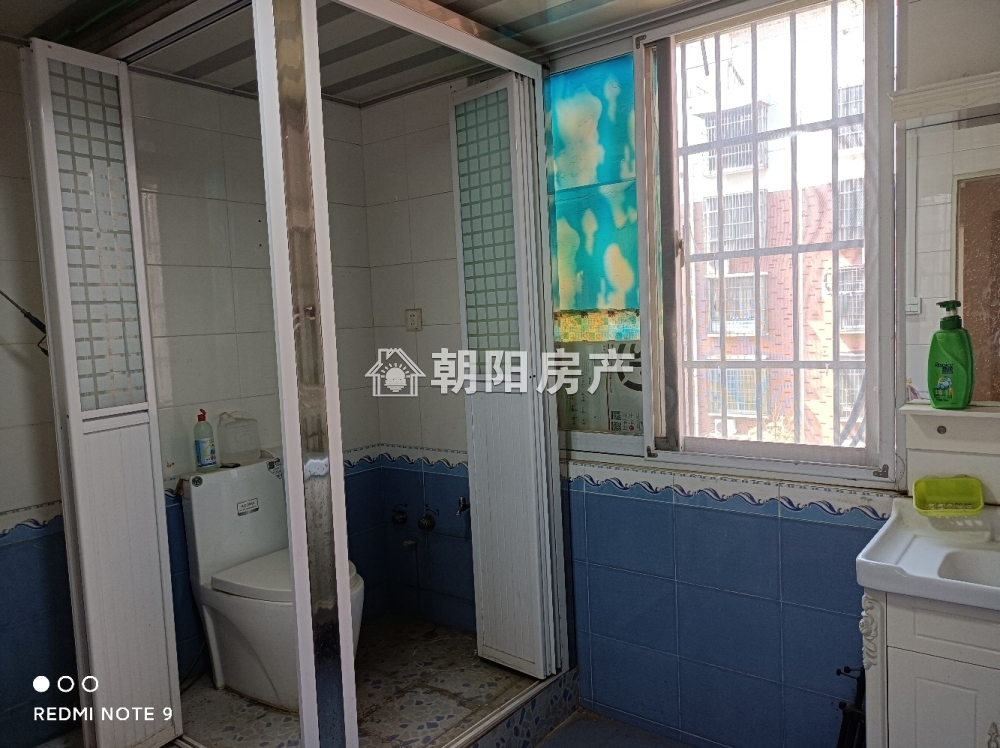 东苑小区东区 128平 精装三室朝南 满两年 学区配套全