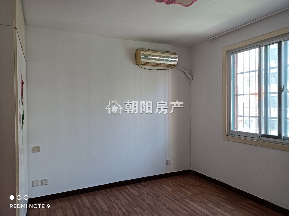 东苑小区东区 128平 精装三室朝南 满两年 学区配套全