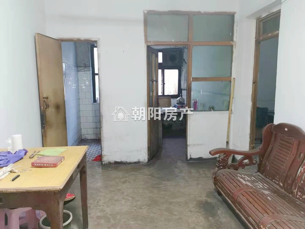 二汽新村 60平 两室两厅 满两年 简装 交通便利随时看房