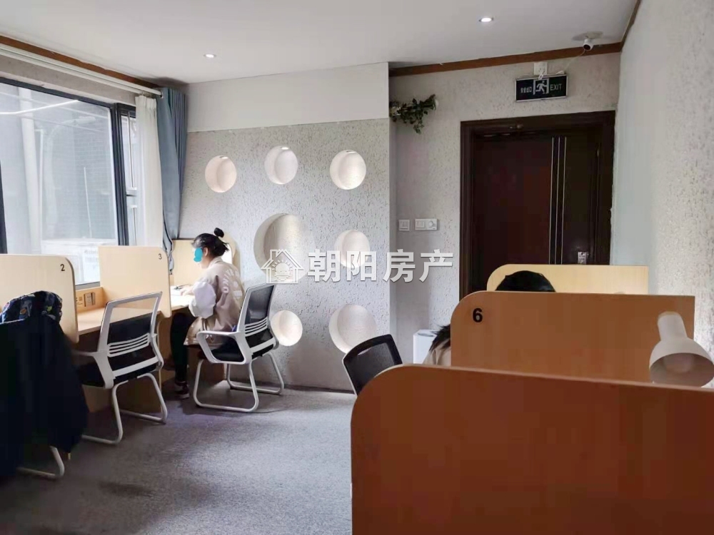 上东锦城 174平 精装六室朝南 学区房 交通便利