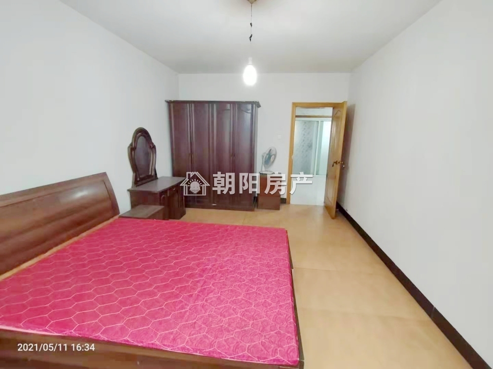 福乐街 74平 东向两室 满两年 交通便利