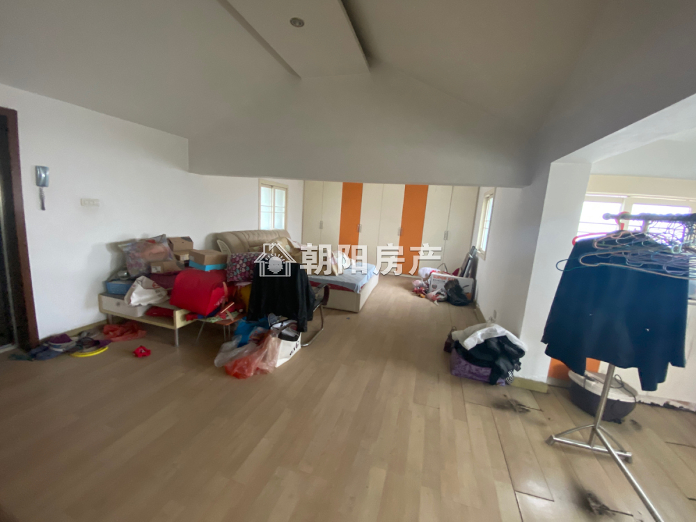 东苑新村 138平 南向三室 免税 2319元/平