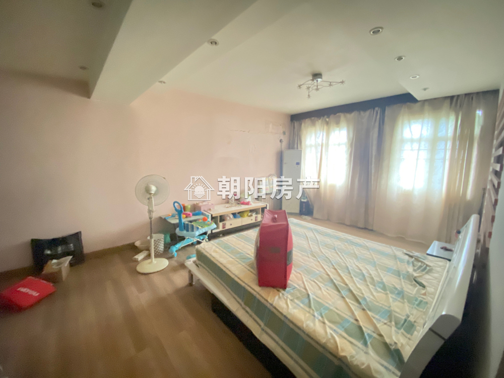 东苑新村 138平 南向三室 免税 2319元/平