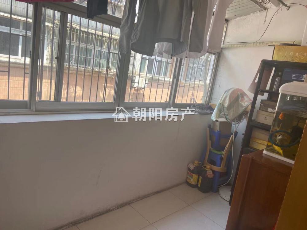 福乐街 73平 东向两室 学区房 满两年 简装