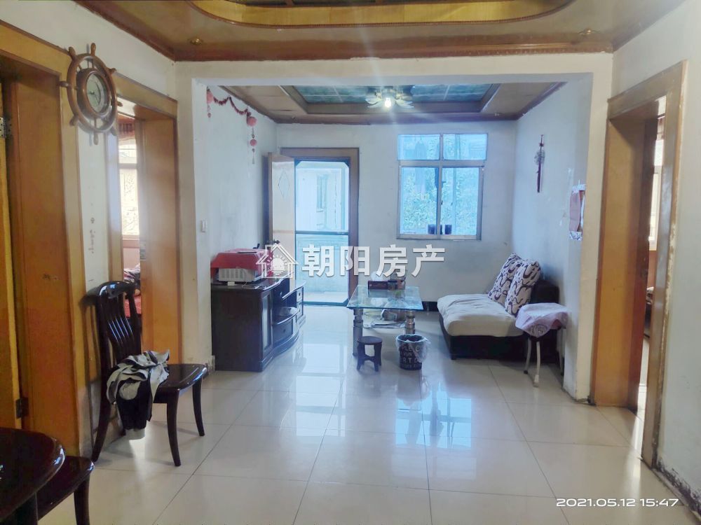 龙湖小区 89平 南向三室 学区房 满两年 交通便利