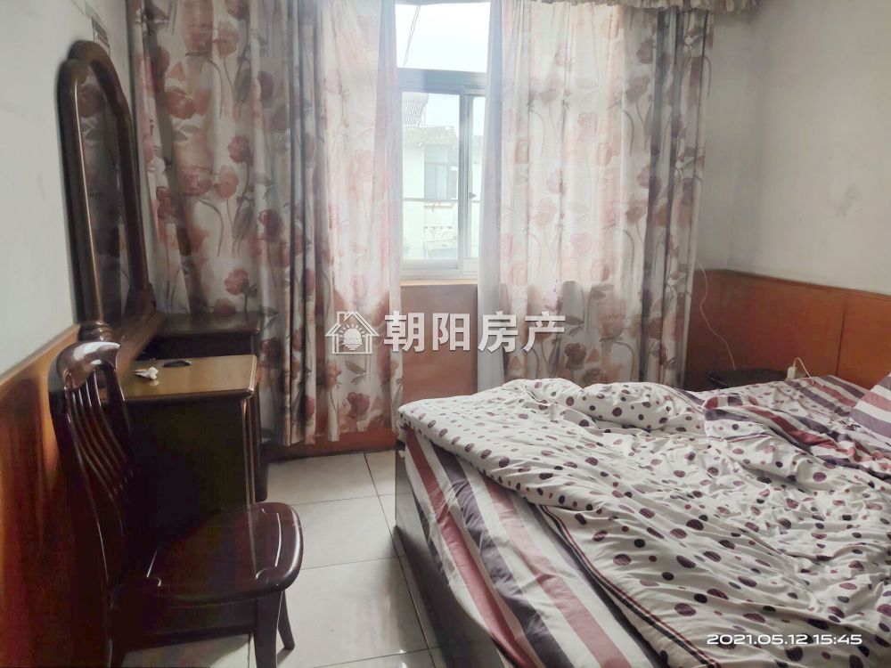 龙湖小区 89平 南向三室 学区房 满两年 交通便利