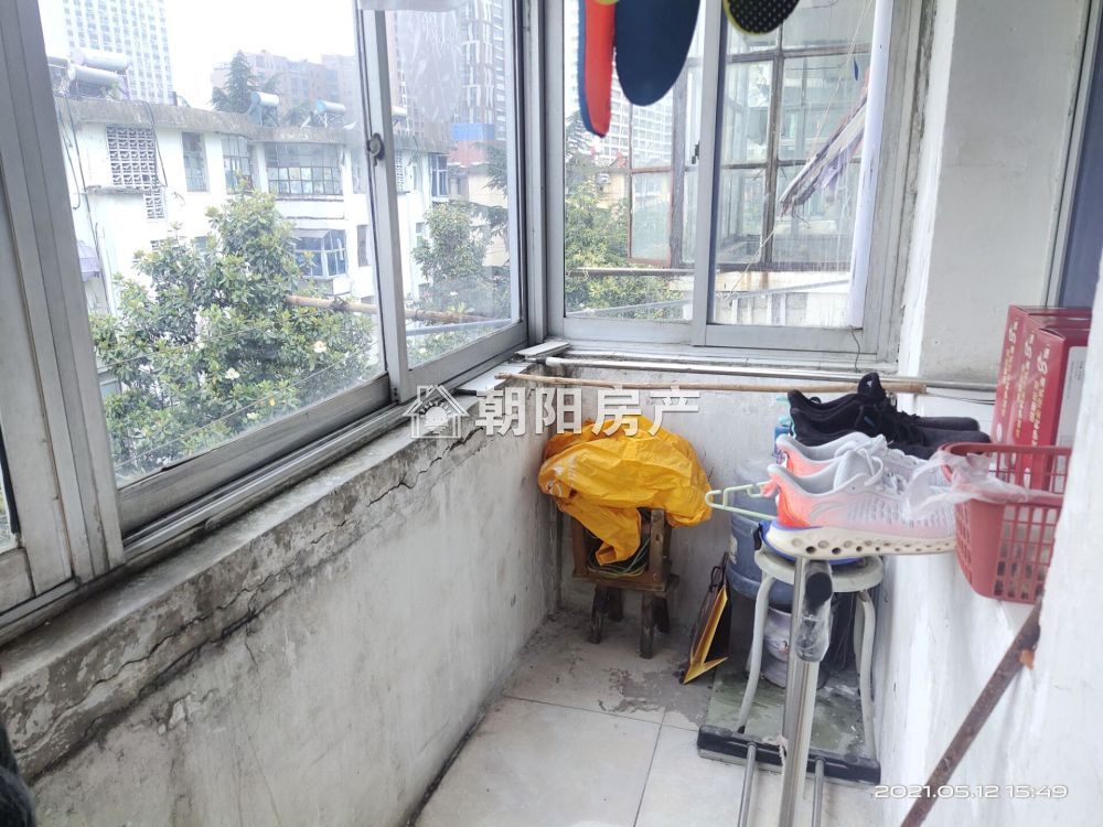 龙湖小区 89平 南向三室 学区房 满两年 交通便利