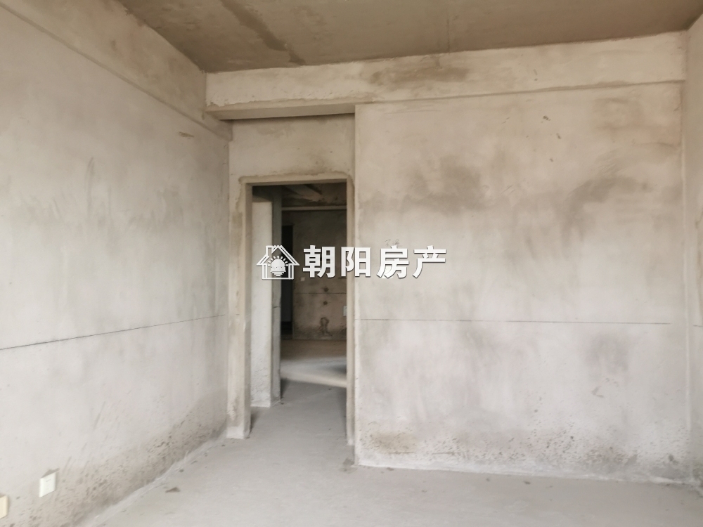华夏中央广场 99平 南向三室一厅 毛坯 交通便利