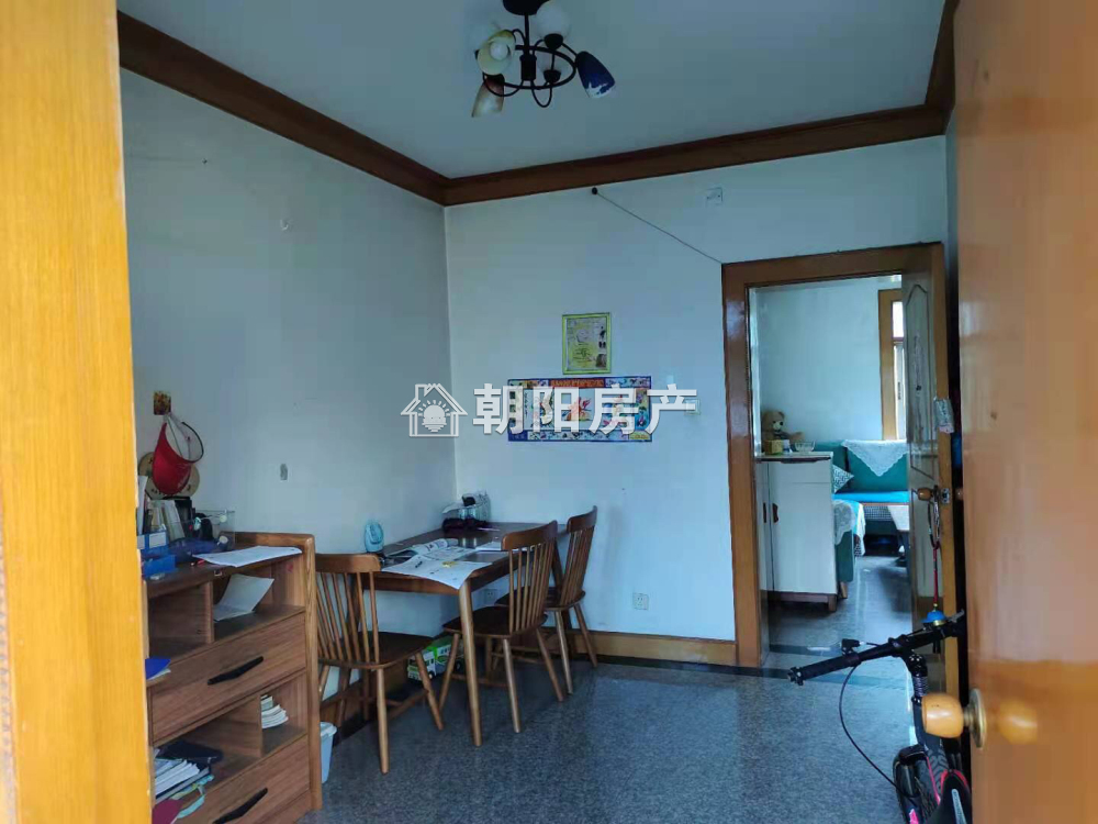 交警新村 85平 南向三室 单价2705元 交通便利