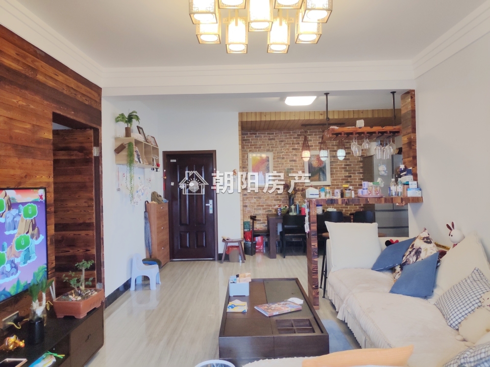 龙泉御景 117平 精装南向三室 交通便利 采光好