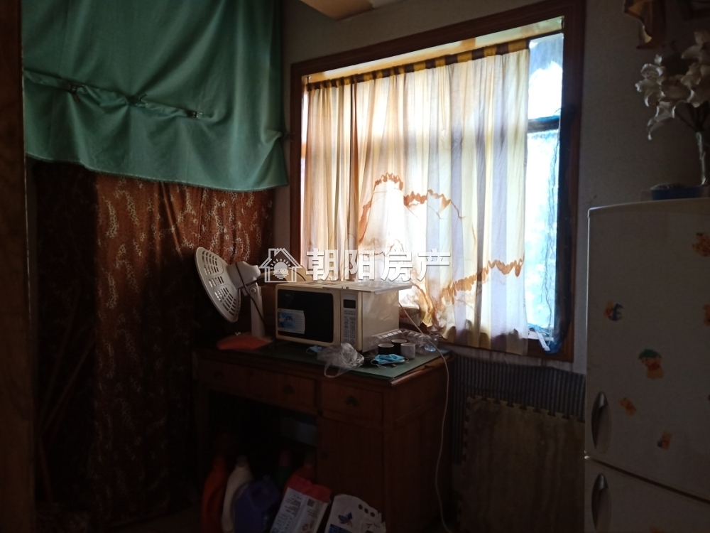 中保楼 78平 南向精装三居 满两年 配套齐全 2051元/平