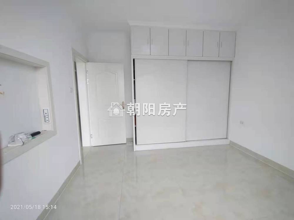 信谊四季城 4室2厅 二十六中学区 送家具家电