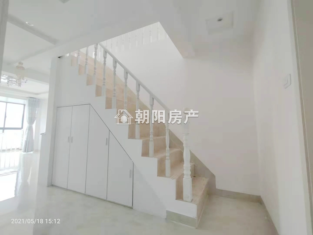 信谊四季城 4室2厅 二十六中学区 送家具家电