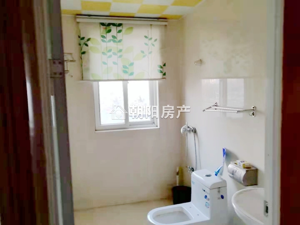 龙湖路一号 101平 南向两室中装 免税 单价4433元