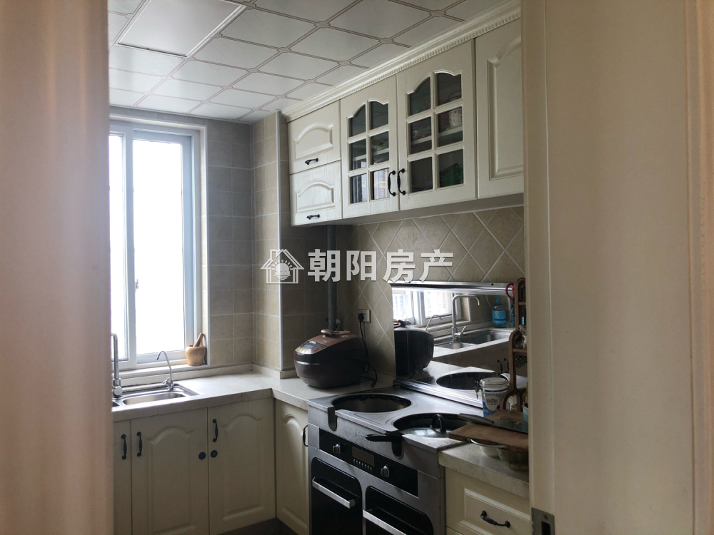 上品印象 117平 南向三室二厅 精装 满两年 学区房