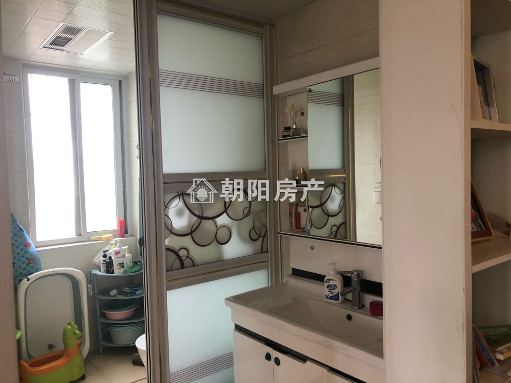 上品印象 117平 南向三室二厅 精装 满两年 学区房