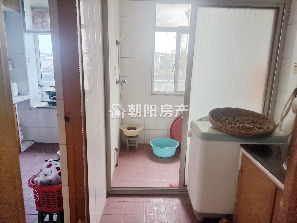 龙眼村 67平 南向两室一厅 满两年 交通便利 随时看房