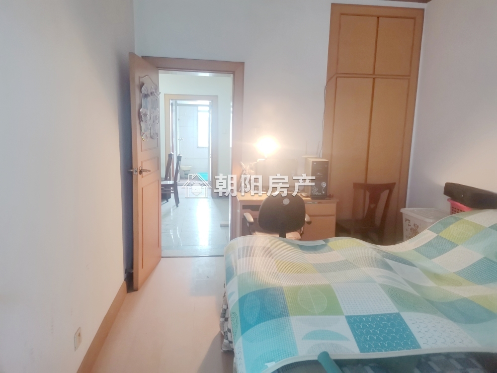 龙眼村 67平 南向两室一厅 满两年 交通便利 随时看房