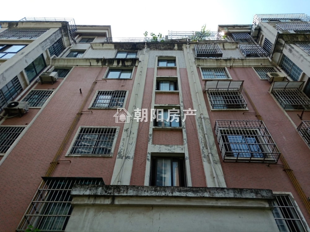 银鹭万树城 128平 南向精装三室 满两年 交通便利