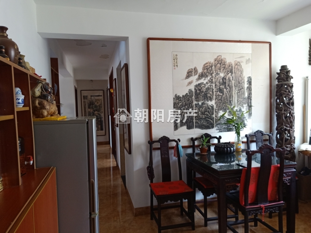 金湾香都 101平 南向精装三居 满两年 配套齐全