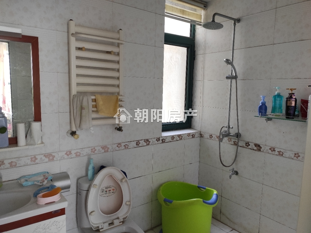 力达明和绿洲 188平 精装四室朝南 满两年 随时看房