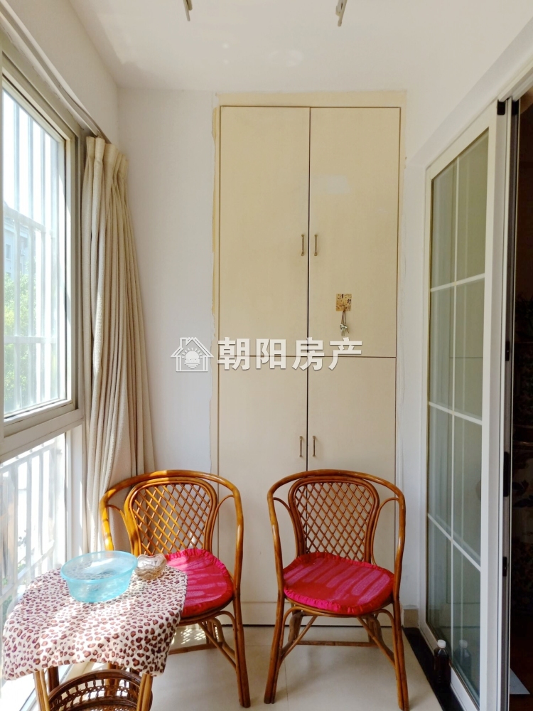 银鹭万树城 128平 南向精装三室 满两年 交通便利