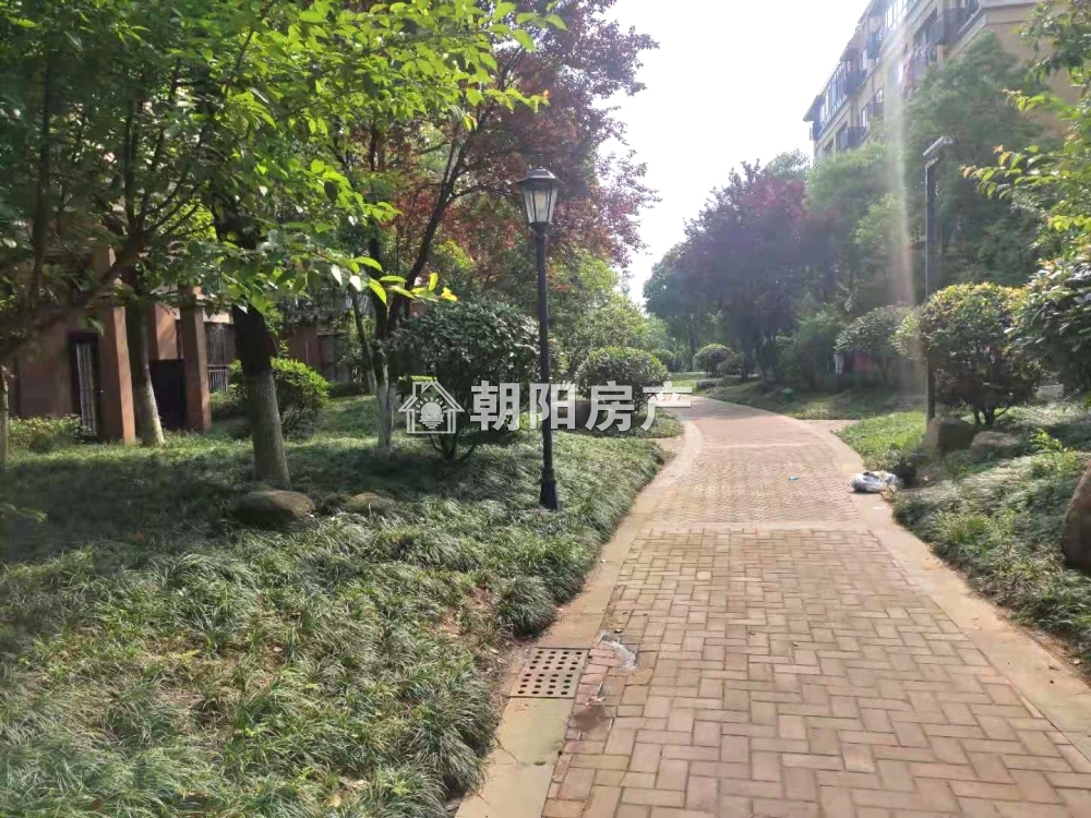 泉山湖 85平 南向精装两室 满两年 交通便利 学区房