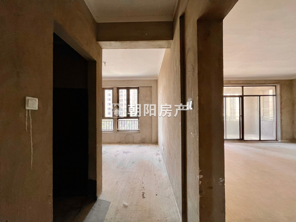 金融世家 276平 南向四室双卫 毛坯房 环境好