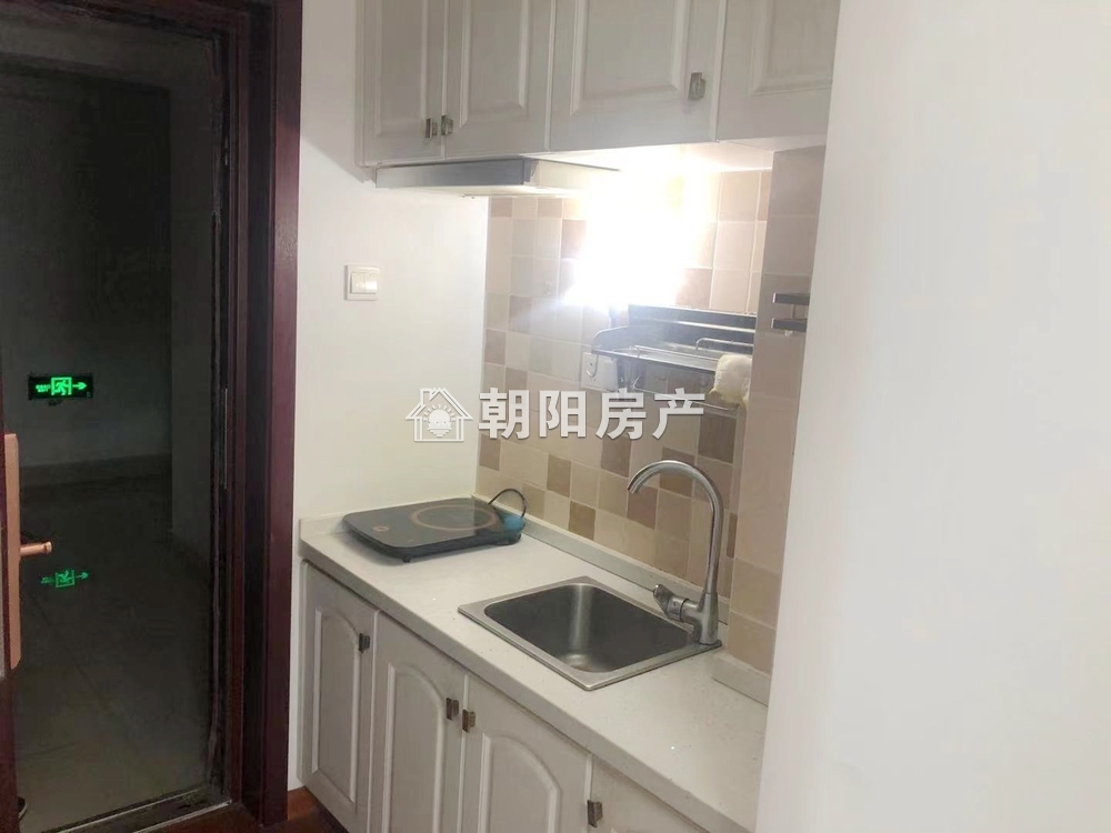 中环158 59平 朝南精装一居 满两年 交通便利