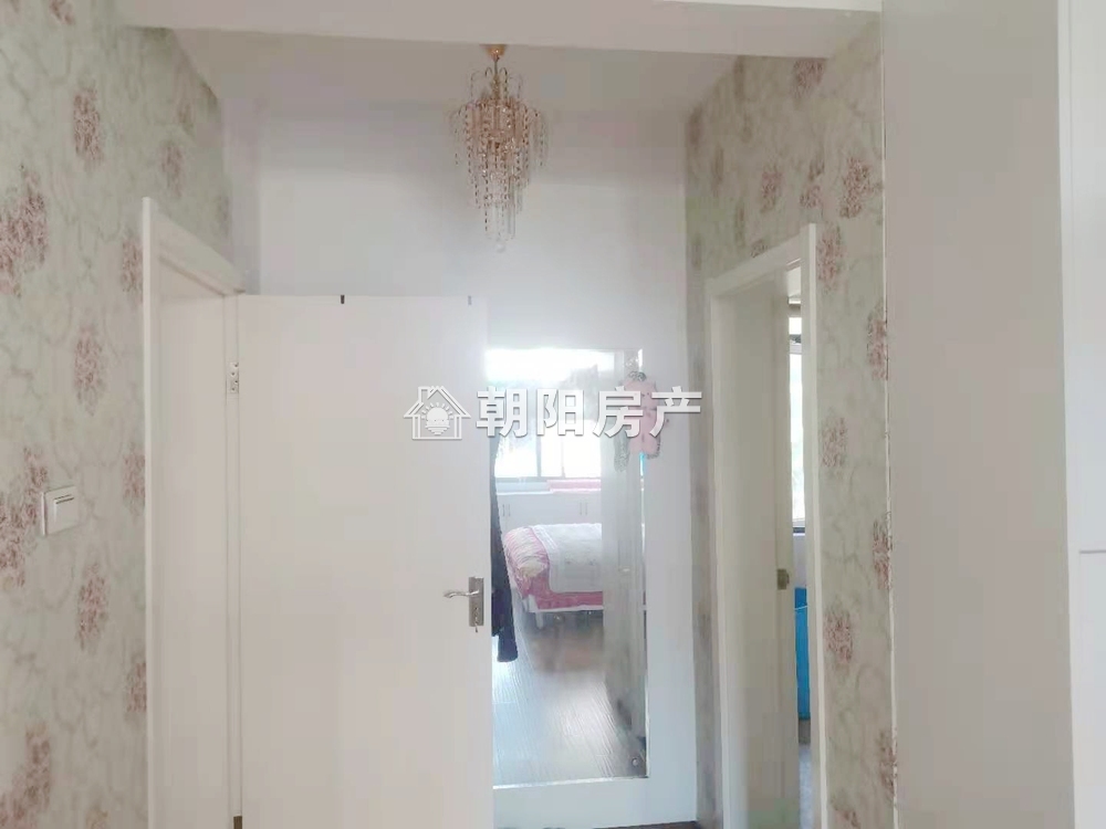 西湖春天 124平 南向精装三室 5689元/平 配套齐全