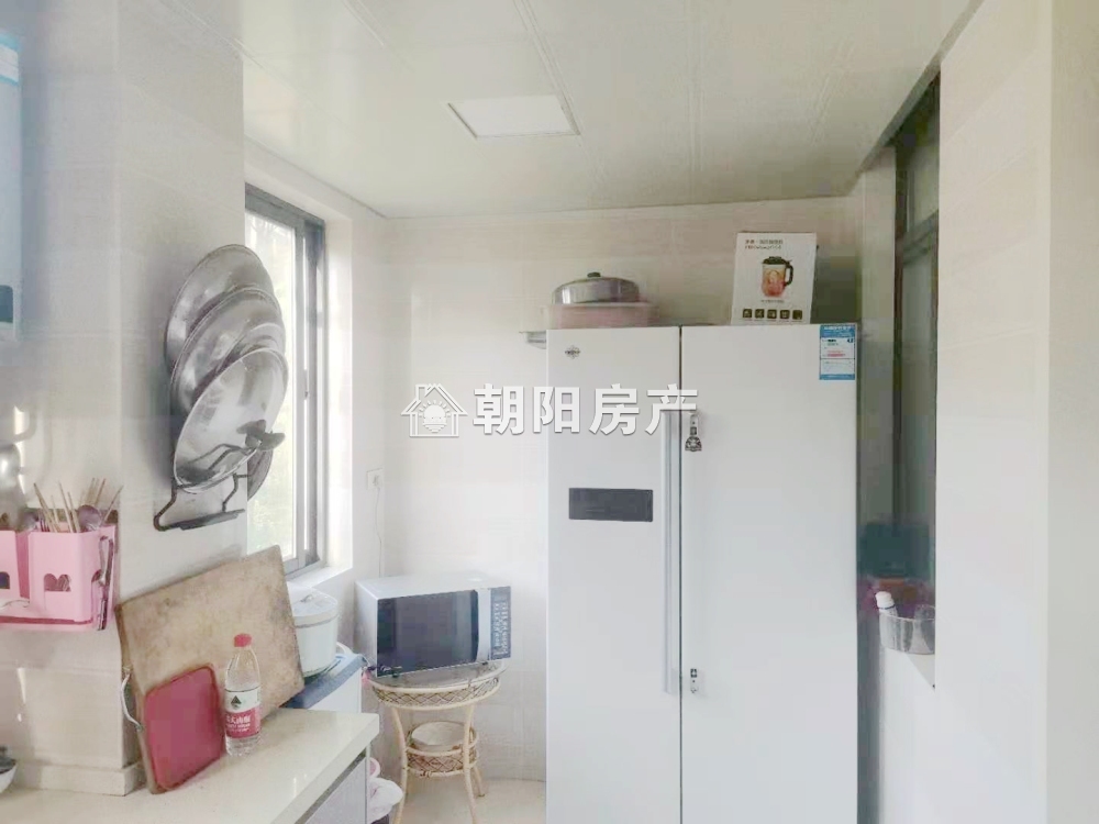 西湖春天 124平 南向精装三室 5689元/平 配套齐全