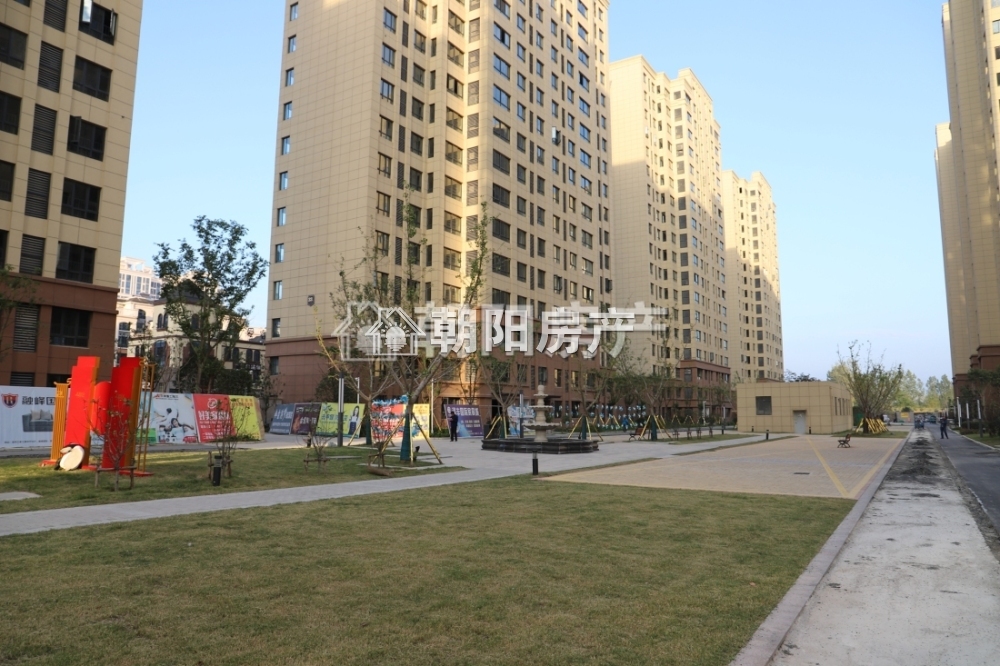 金地天悦 124平 四室两厅 单价5442元 环境好购物便捷