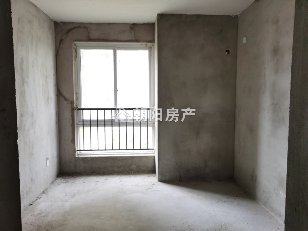 幸福家园 108平 南向三居 采光好 交通便利 2676元/平