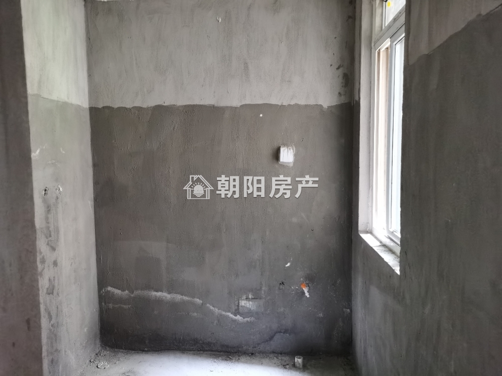幸福家园 108平 南向三居 采光好 交通便利 2676元/平