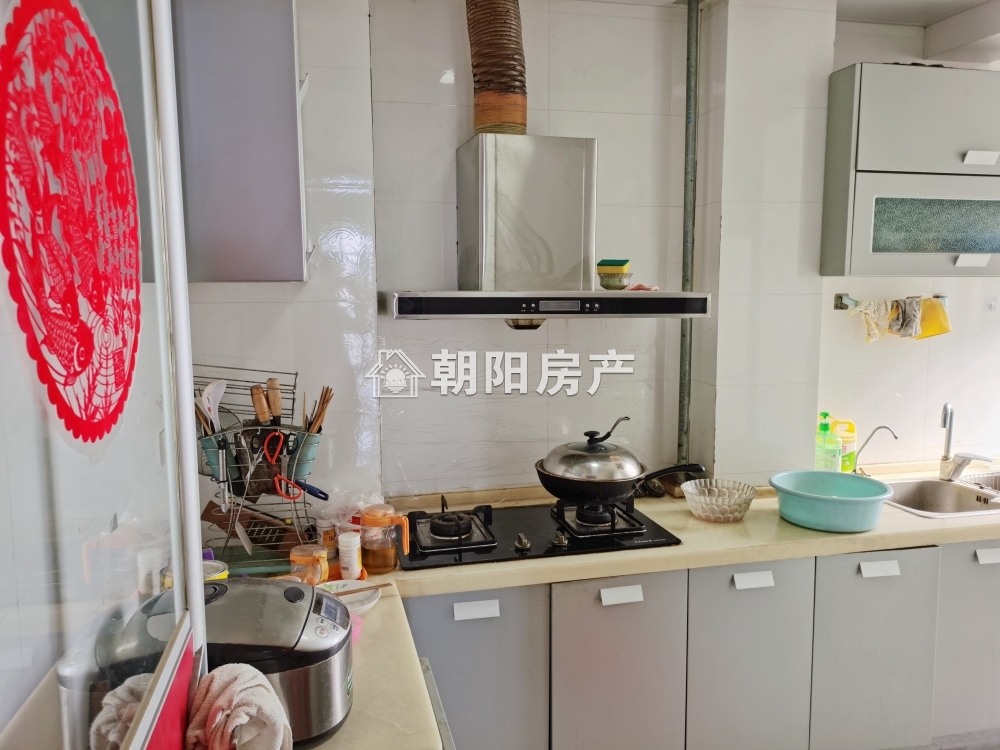 新时代广场 109平 南向精装三室 满两年 采光好
