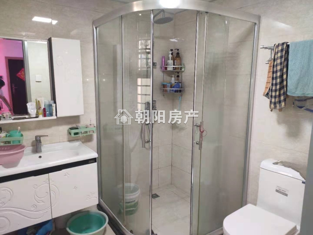泉山湖 85平 南向精装两室 满两年 交通便利 学区房