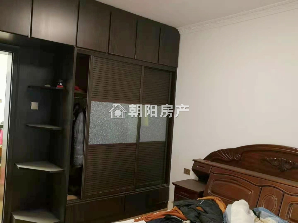 居仁村三区 72平 朝南两室一厅 精装 单价2500元/平