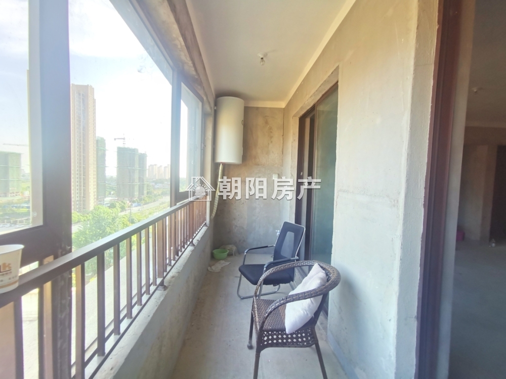 漫悦湾 135平 南向三室二厅 学区房 交通便利 随时看房